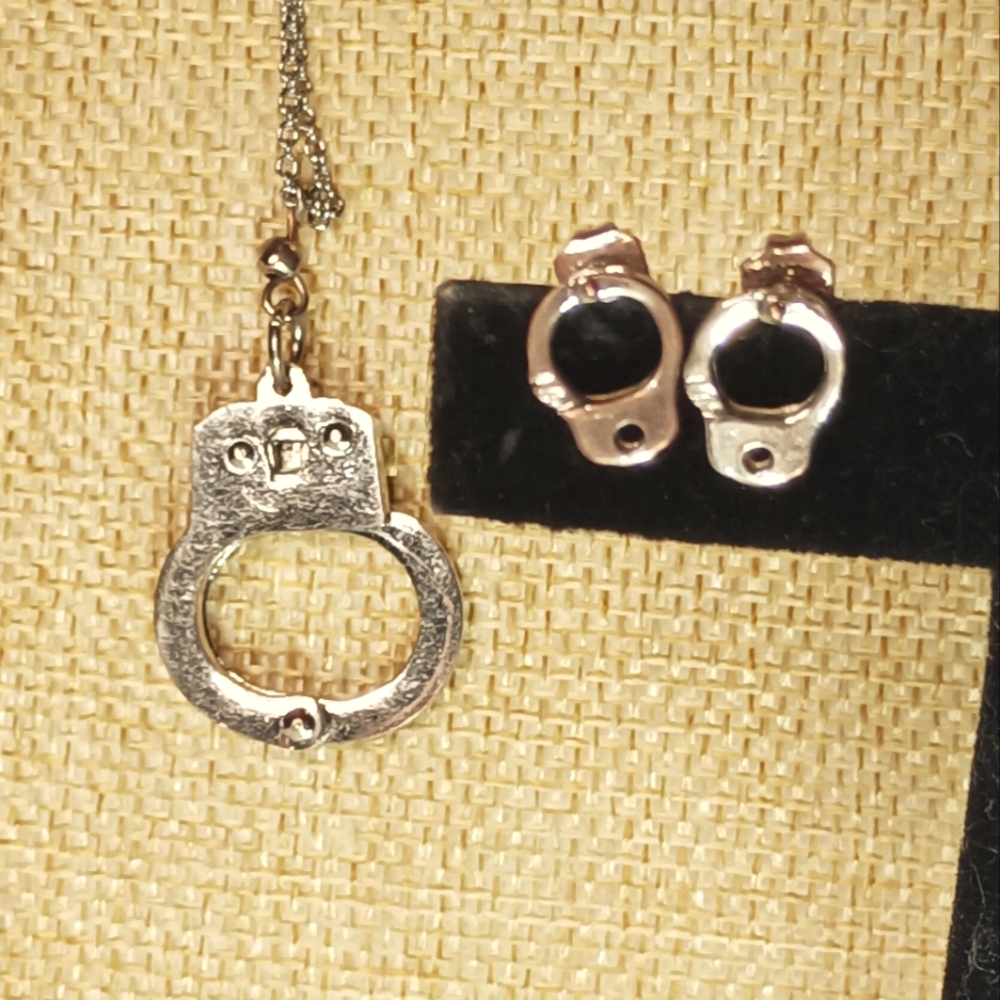 Handcuffs necklace and earrings set